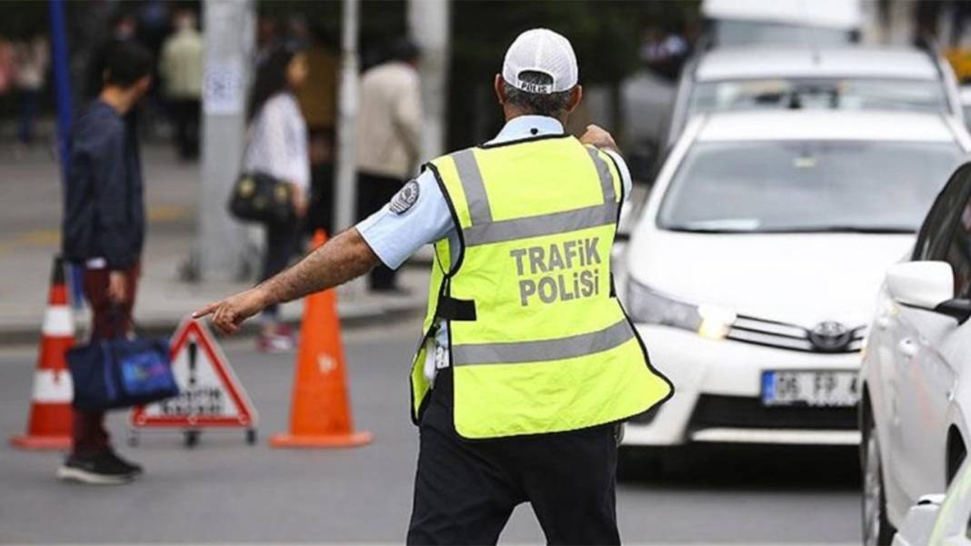 Trafik canavarlarına kötü haber! Yeni trafik cezaları dudak uçuklatıyor: Hangi ceza ne kadar zamlandı? 7